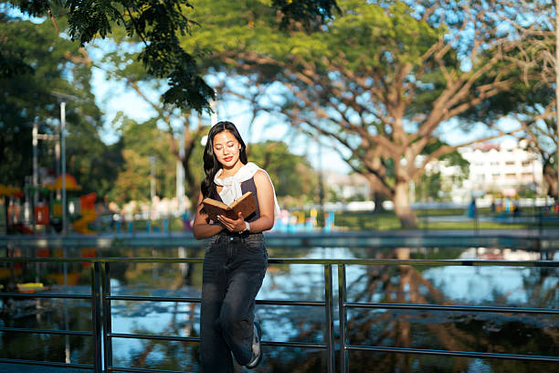 Philippine-Literature-Complete-Student-Guide-lapisatpapel